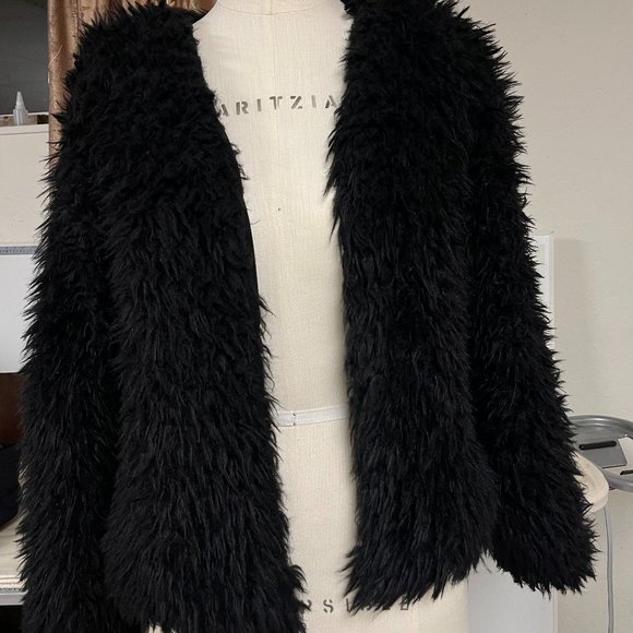 H&M Fuzzy Jacket - Picture 1 of 2
